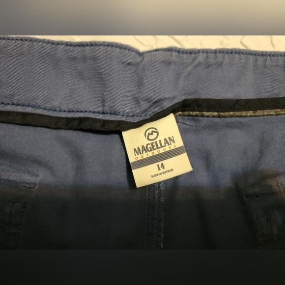 Magellan Womens Shorts size 14 - Picture 3 of 6